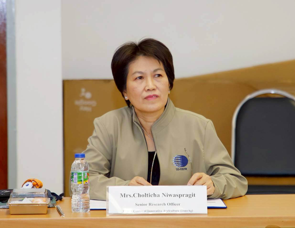 4นางชลธิชา