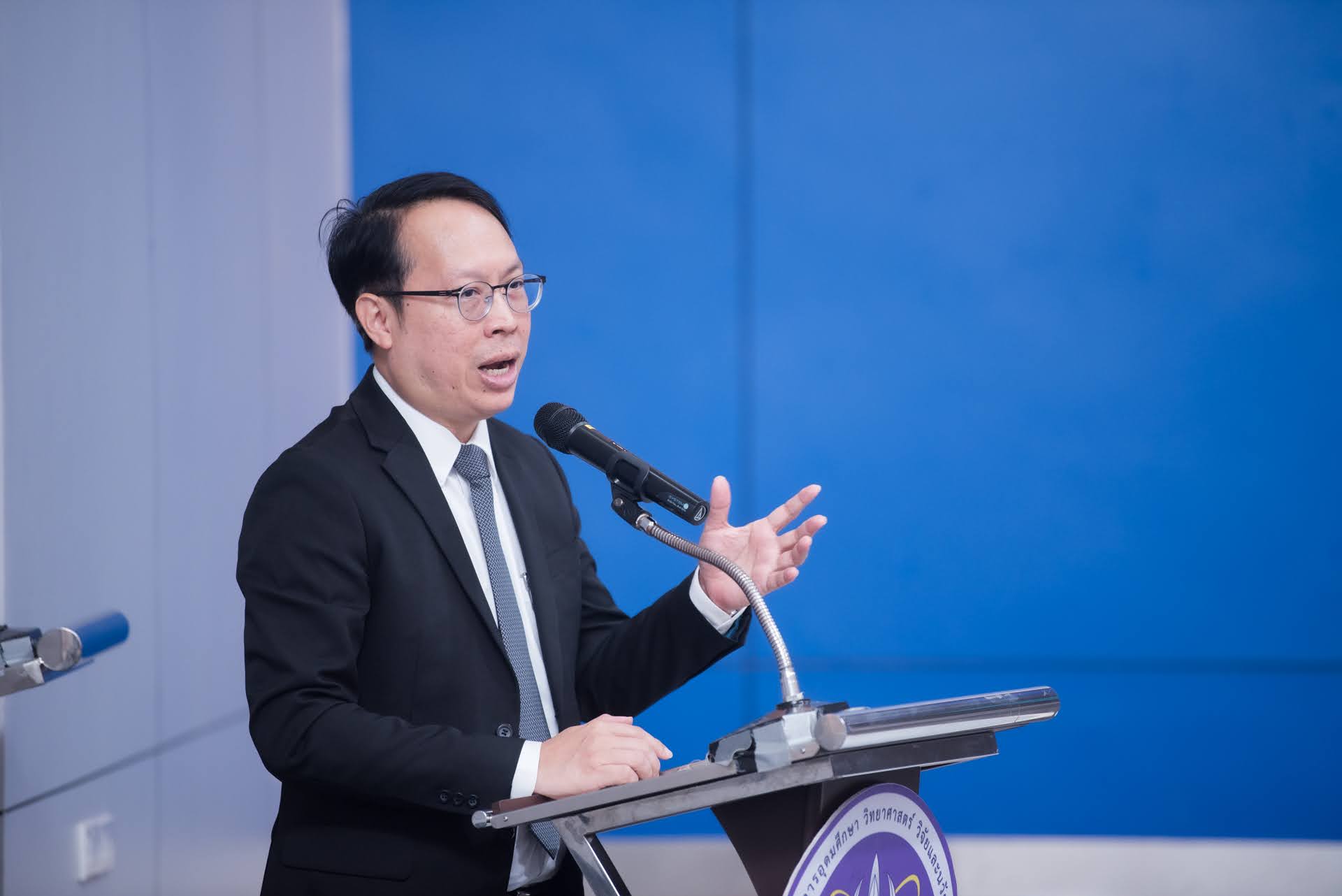 4ดร.ศวิต กาสุริยะ