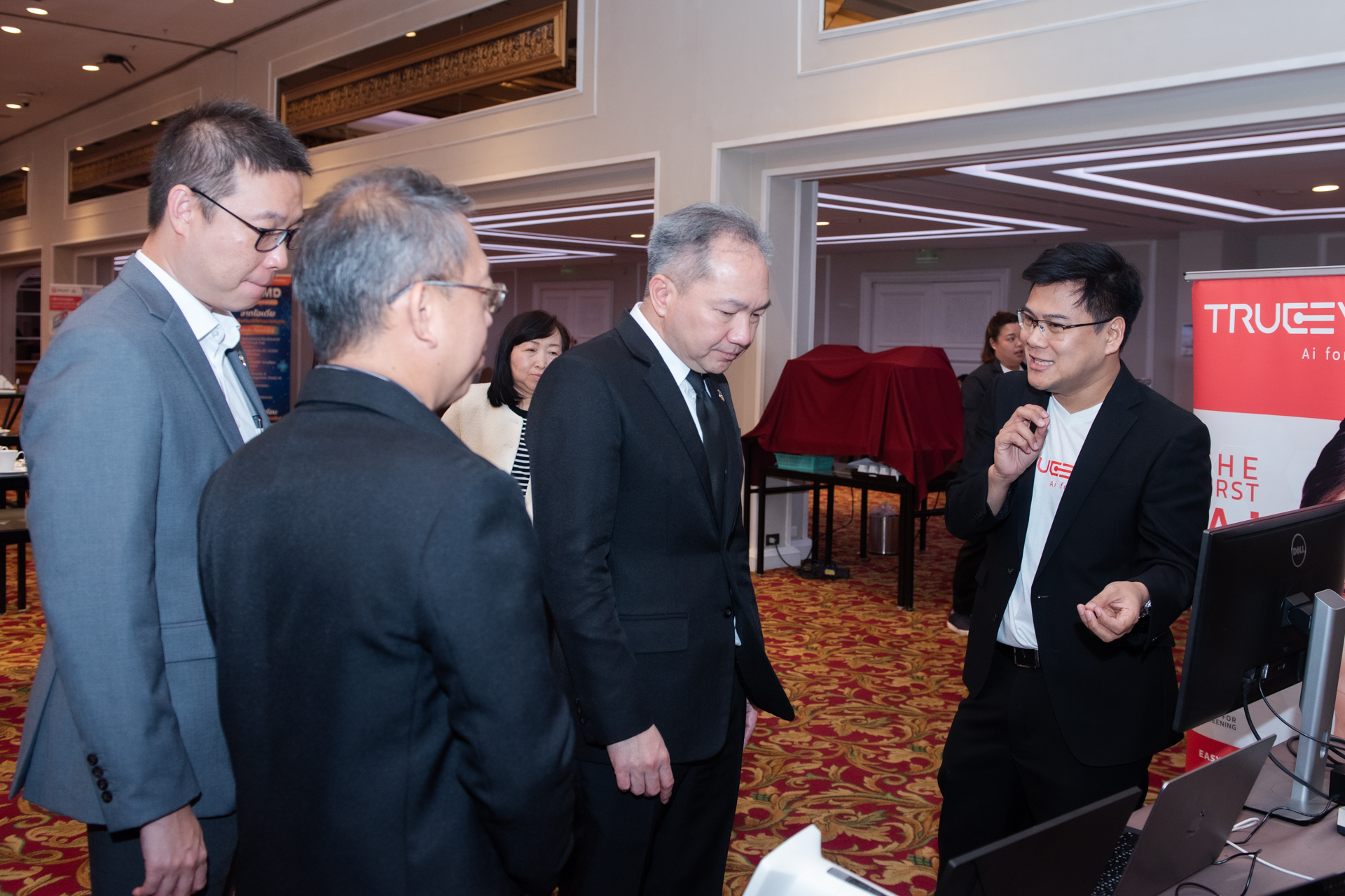 11เยี่ยมชมบูท 3