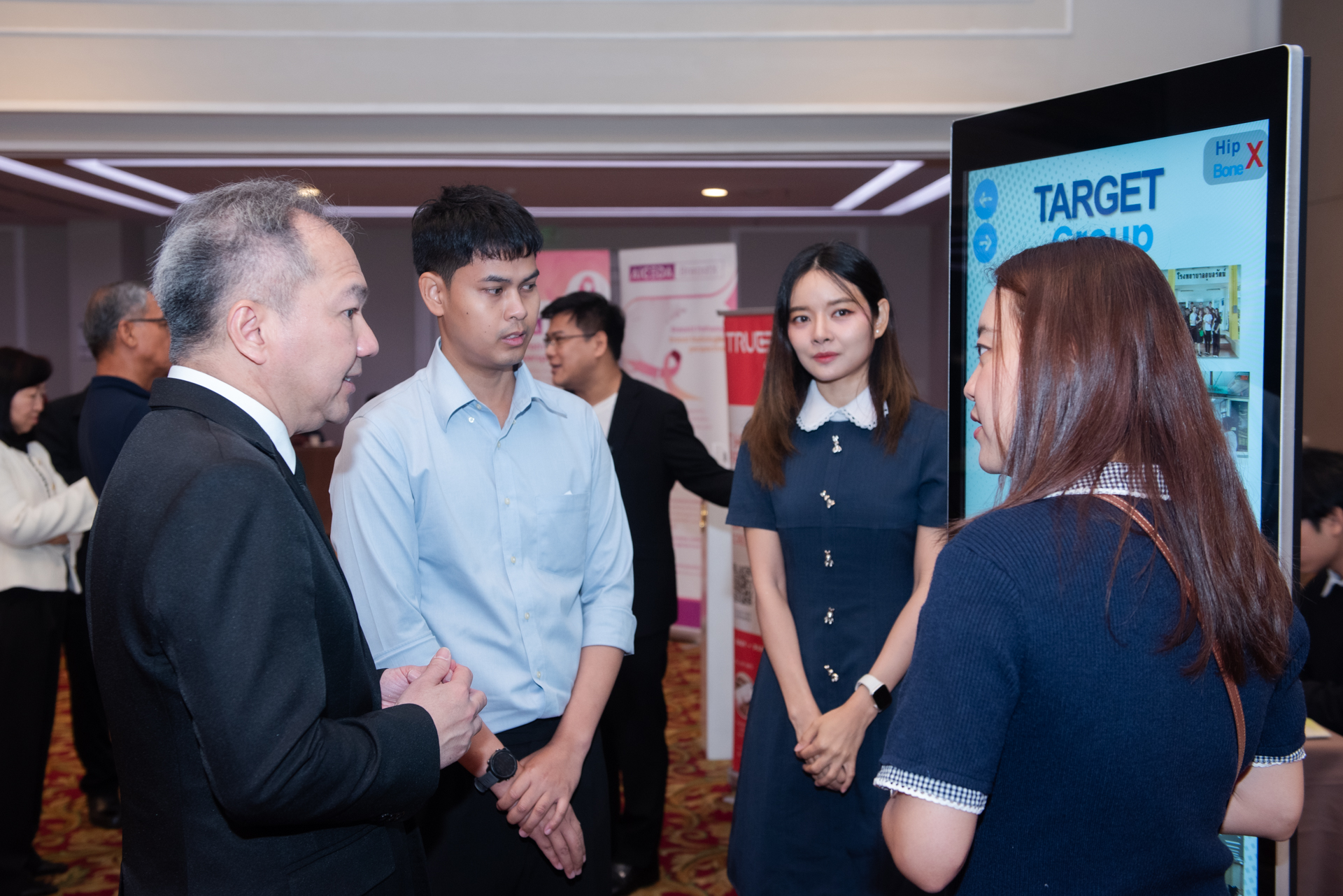 13เยี่ยมชมบูท 5