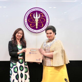 UNESCO เข้าพบ &quot;ศุภมาส“ รมว.การอุดมศึกษาฯ หารือประเด็นการเปลี ... พารามิเตอร์รูปภาพ 9