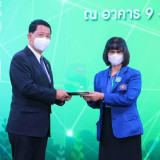 ปลัดกระทรวง อว. มอบโล่ขอบคุณหน่วยงานร่วมจัดงานมหกรรมวิทยาศาส ... พารามิเตอร์รูปภาพ 28
