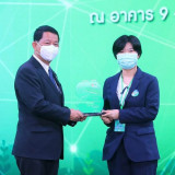 ปลัดกระทรวง อว. มอบโล่ขอบคุณหน่วยงานร่วมจัดงานมหกรรมวิทยาศาส ... พารามิเตอร์รูปภาพ 10